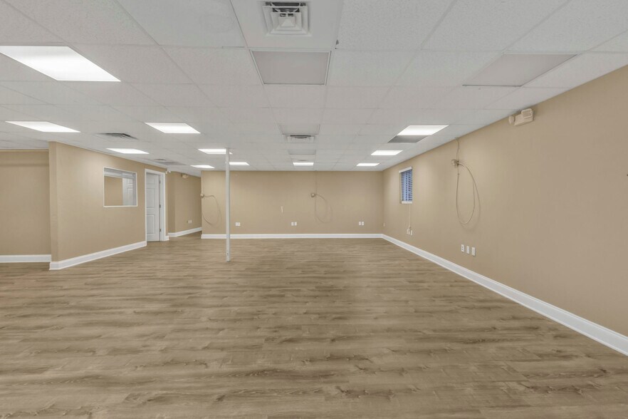 More Photos Of 128 W Charlotte Ave, Punta Gorda Office Residential For Sale