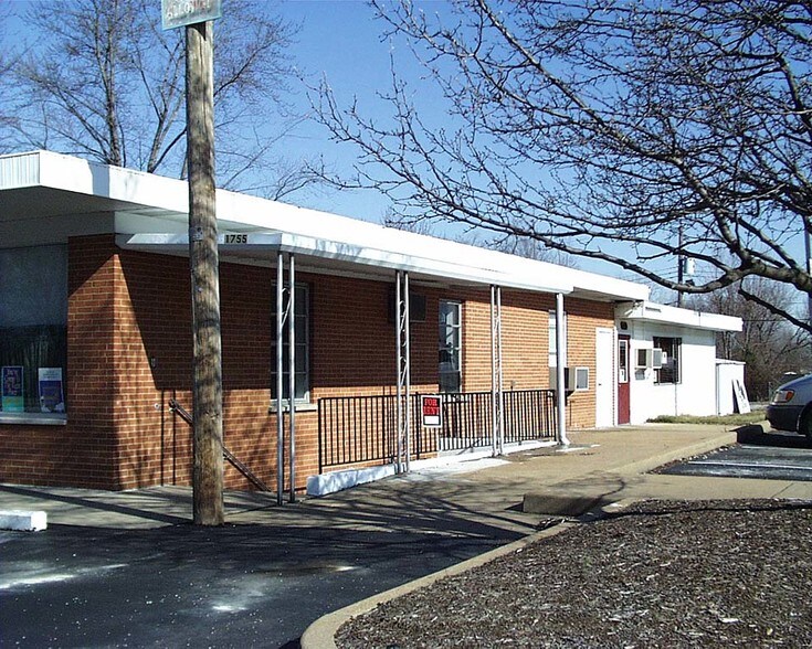 More Photos Of 1751-1757 Smizer Station Rd, Fenton Office Residential For Lease