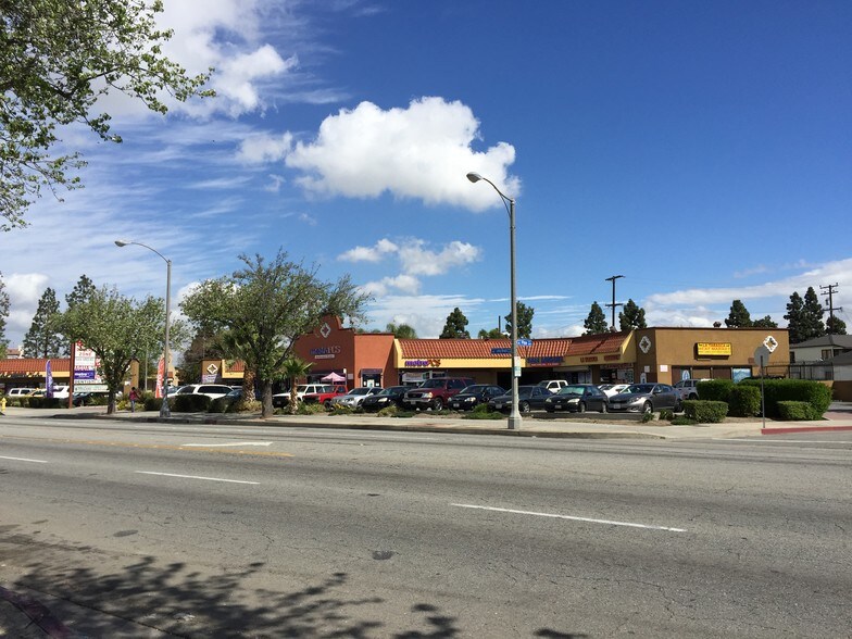 Primary Photo Of 8200-8204 Long Beach Blvd, South Gate General Retail For Lease