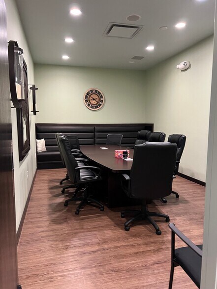 More Photos Of 269 16th St W, Dickinson Freestanding For Lease