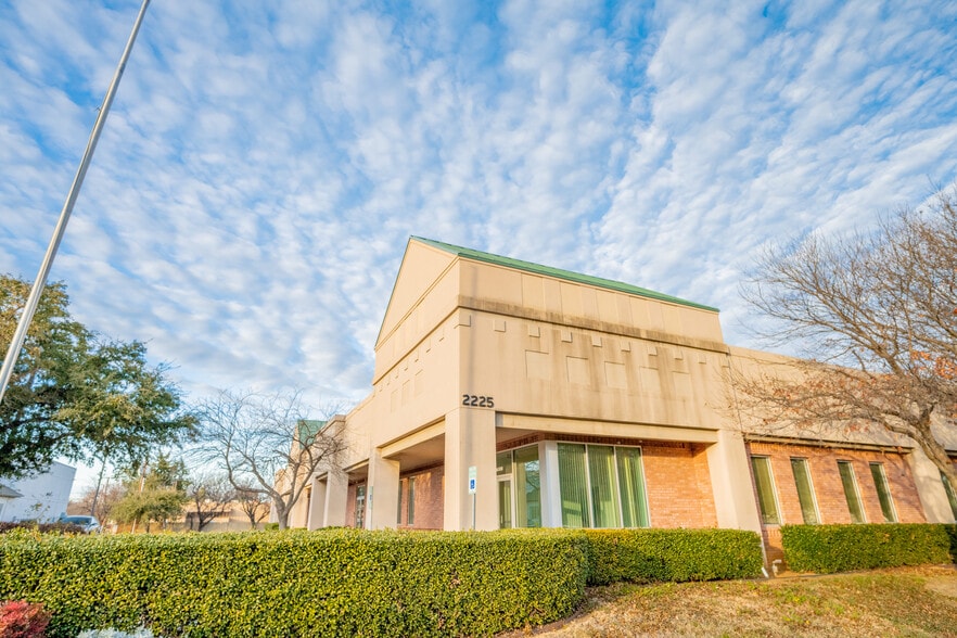 More Photos Of 2225 Avenue J, Arlington Office For Sale