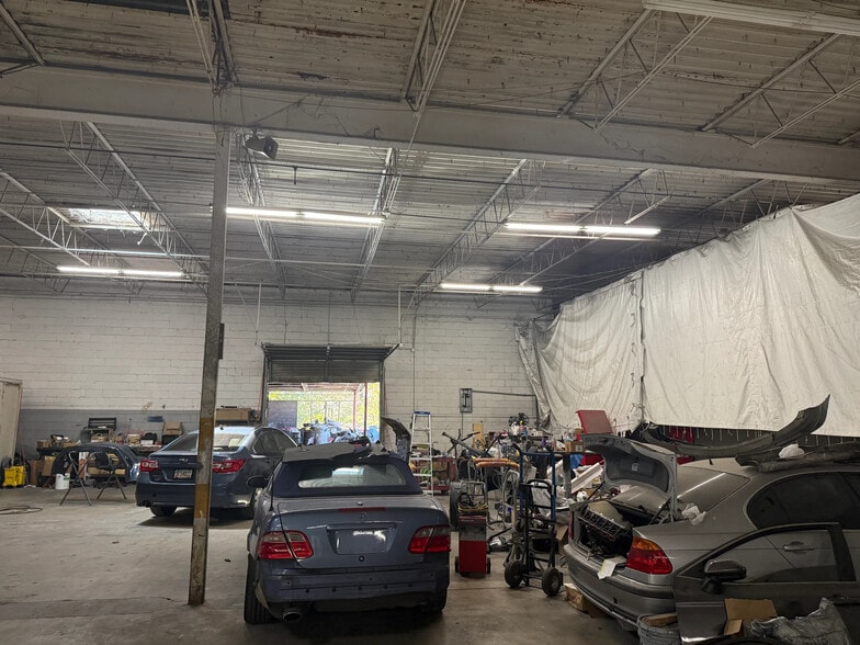 More Photos Of 2435 Stone Mountain Lithonia Rd, Lithonia Warehouse For Lease
