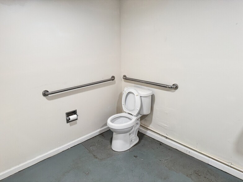 More Photos Of 1316 S Adams St, Tallahassee Storefront For Lease