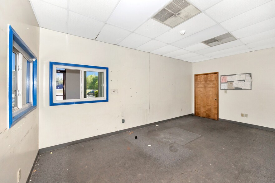 More Photos Of 3314 Highway 53, Huntsville Distribution For Lease