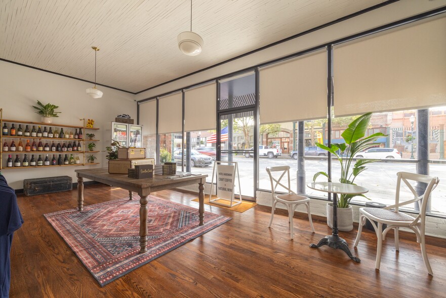 More Photos Of 235 E Main St, Dayton Hotel For Sale