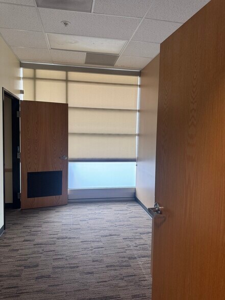 More Photos Of 10202 E Burnside St, Portland Apartments For Lease
