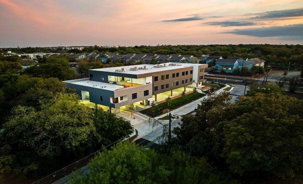 Primary Photo Of 5515 Humming Bird Ln, Austin Apartments For Sale