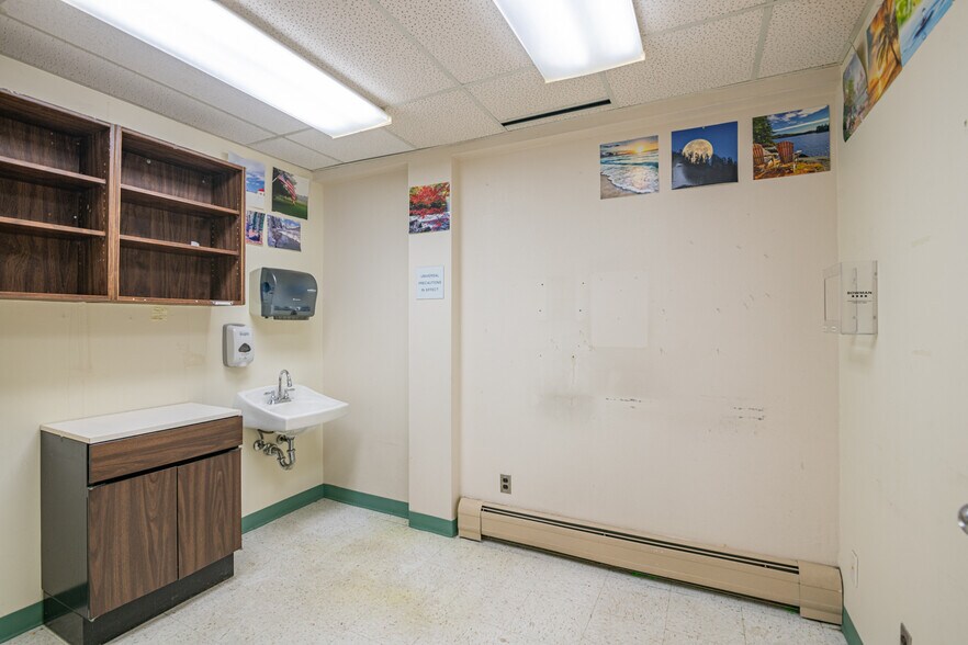 More Photos Of 99 Dutch Hill Rd, Orangeburg Medical For Lease