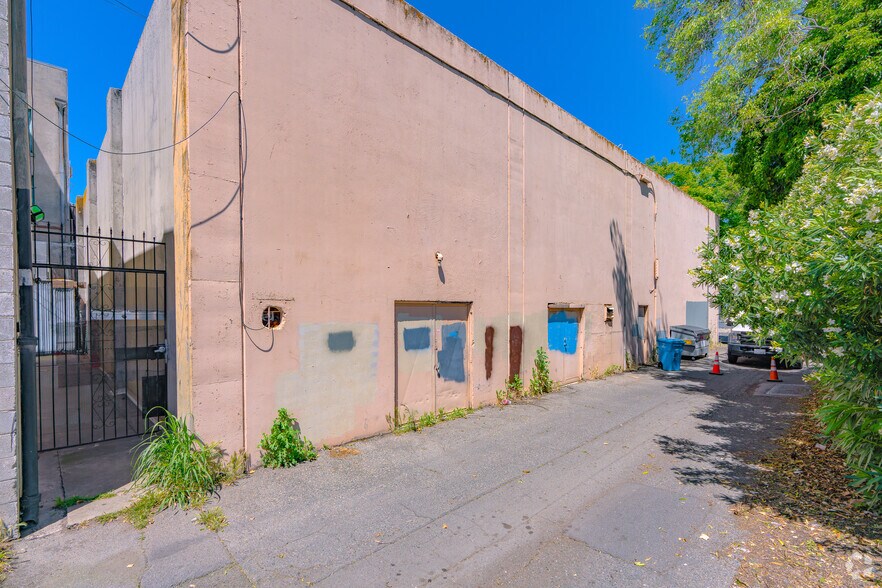 More Photos Of 421-423 D St, Marysville Storefront Retail Residential For Sale