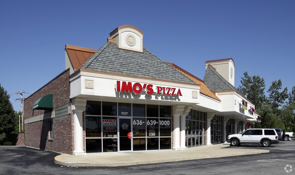 More Photos Of 1119-1127 W Pearce Blvd, Wentzville Unknown For Lease