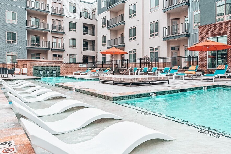 More Photos Of 8045 Metcalf Ave, Overland Park Apartments For Lease