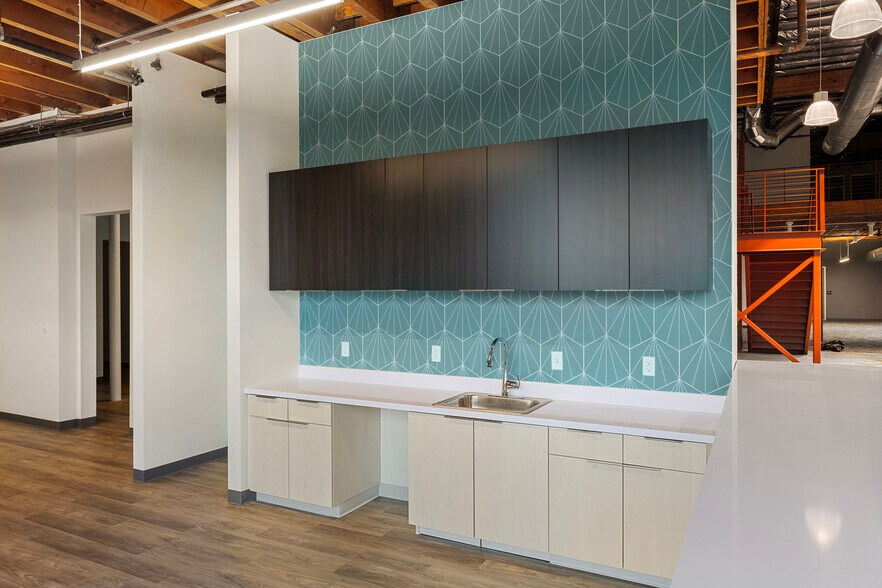 More Photos Of 2641 La Mirada Dr, Vista Manufacturing For Lease