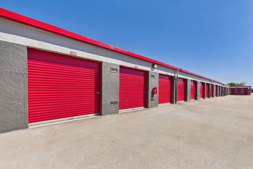 More Photos Of 450 Ansin Blvd, Hallandale Beach Self Storage For Sale