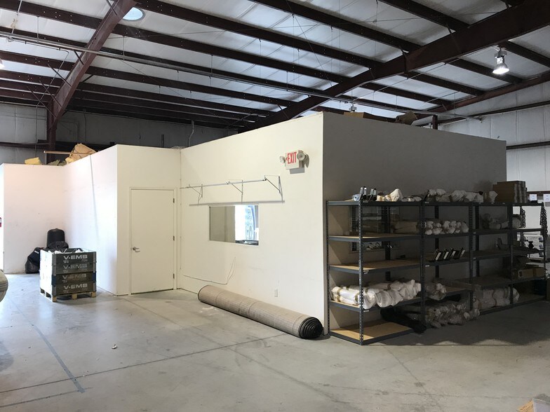 More Photos Of 830 NE 24th Ln, Cape Coral Warehouse For Sale