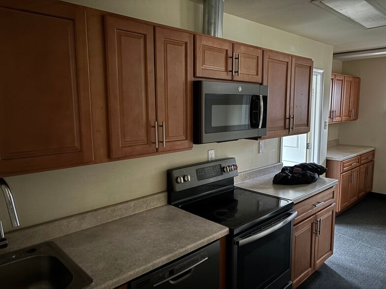 More Photos Of 1630 East High St, Pottstown Unknown For Lease