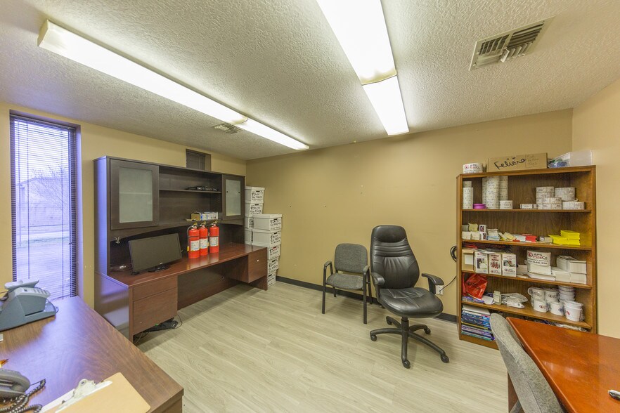 More Photos Of 1103 Center St, Pasadena Warehouse For Sale