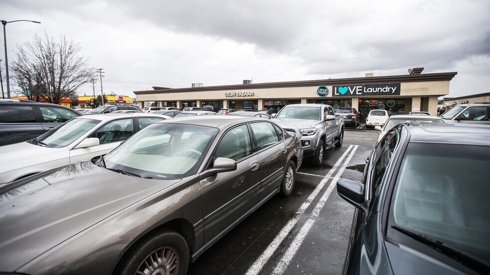 More Photos Of 2901-3071 W Capitol Ave, West Sacramento Storefront For Lease