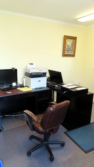 More Photos Of 108 Grant Ave, Plainfield Light Distribution For Lease