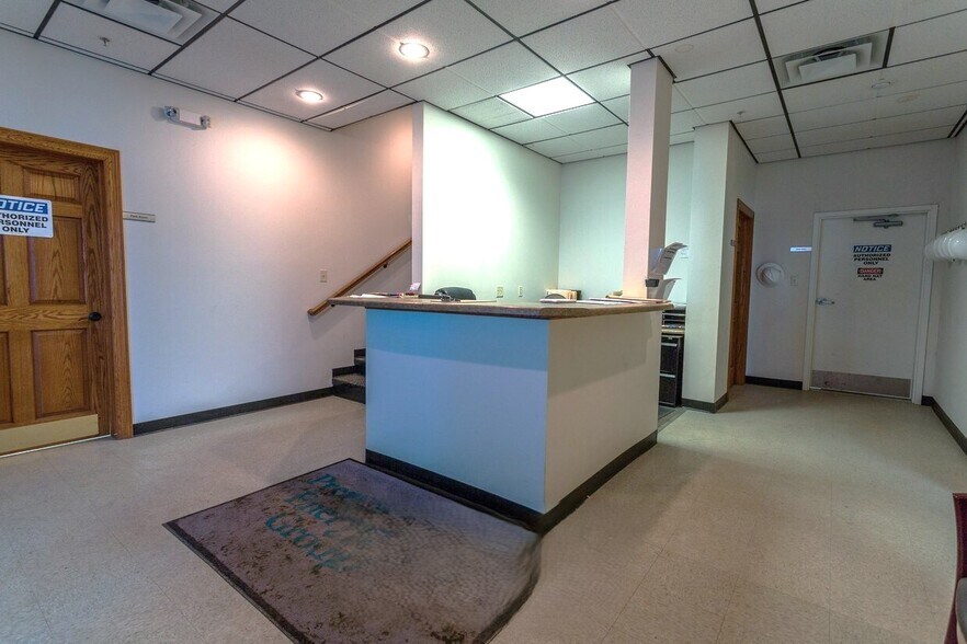 More Photos Of 8560 Delta Dr, Casper Warehouse For Lease