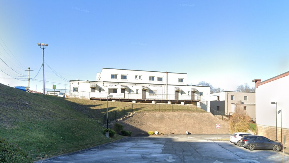 More Photos Of 1746-1754 N Highland Rd, Pittsburgh Freestanding For Lease