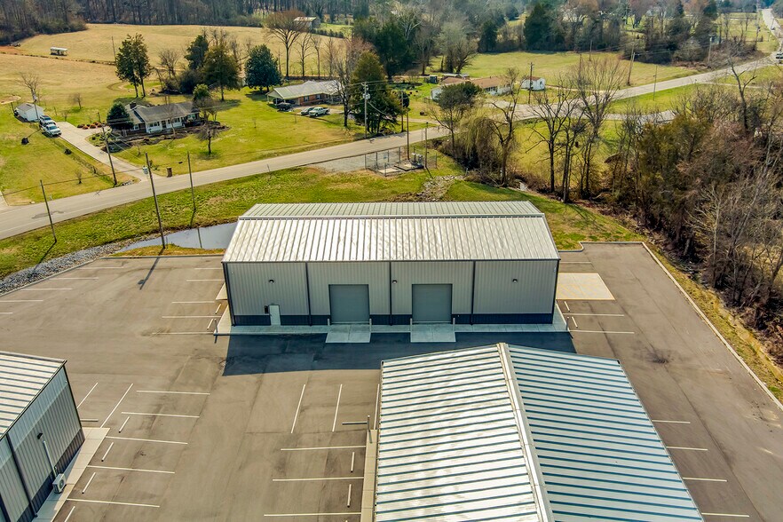 More Photos Of 145 US-70, Lenoir City Flex For Lease