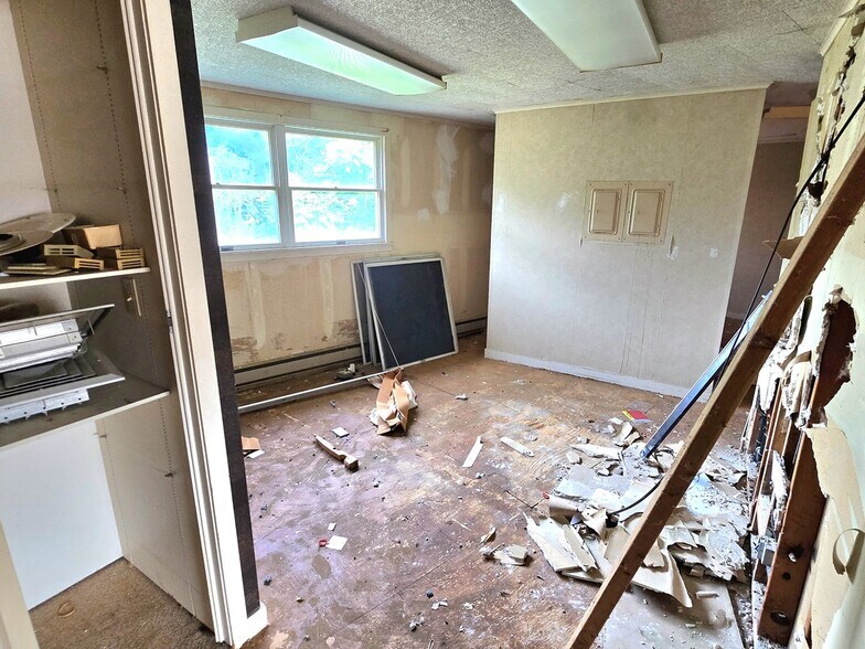 More Photos Of 420 Long Hill Rd, Groton Medical For Sale