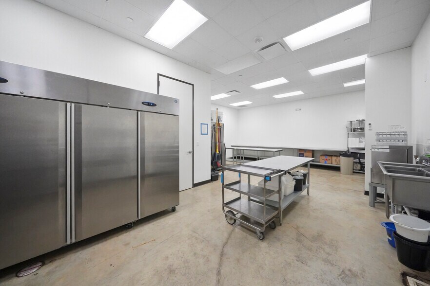 More Photos Of 25566 Bradbury Dr, Hockley Winery Vineyard For Sale