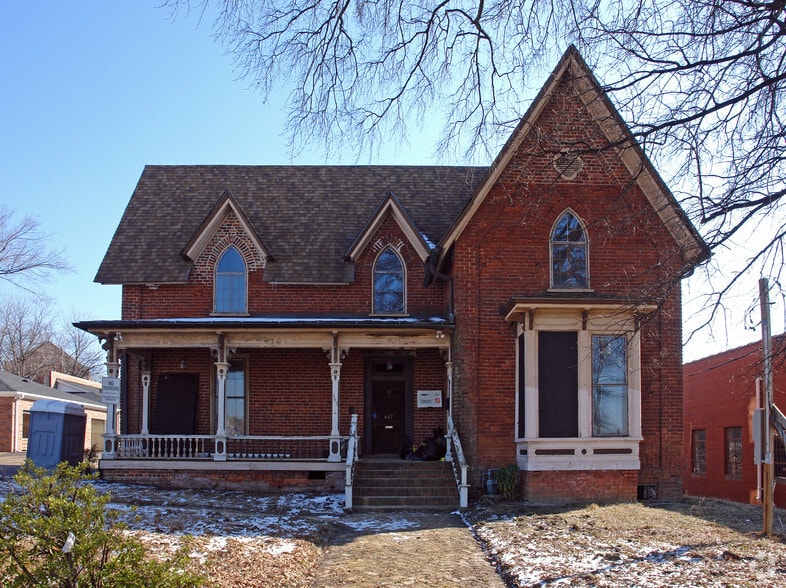 More Photos Of 447 Arlington St, Greensboro Office For Lease