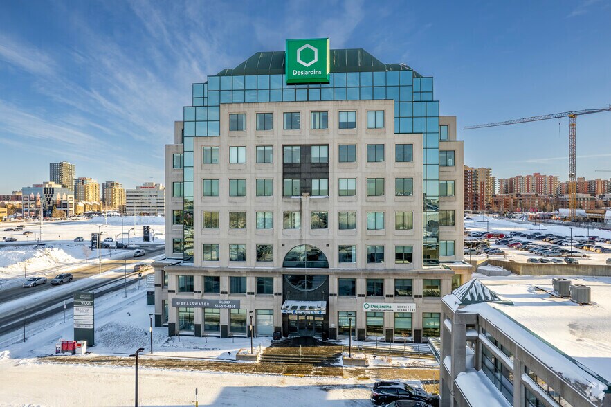 More Photos Of 2550 Boul Daniel-Johnson, Laval Office Residential For Lease