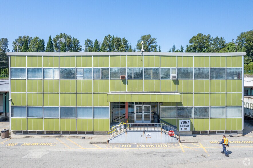 More Photos Of 7867 Express St, Burnaby Distribution For Lease