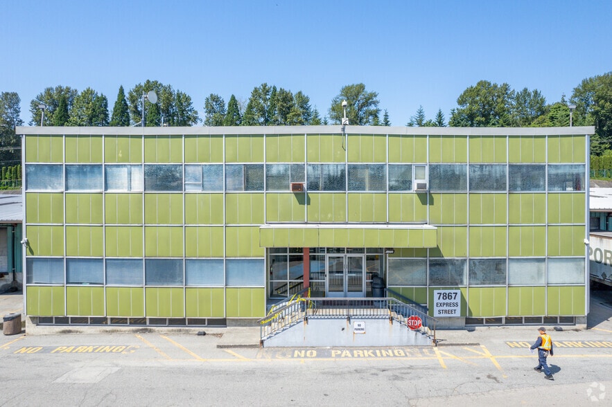 More Photos Of 7867 Express St, Burnaby Distribution For Lease