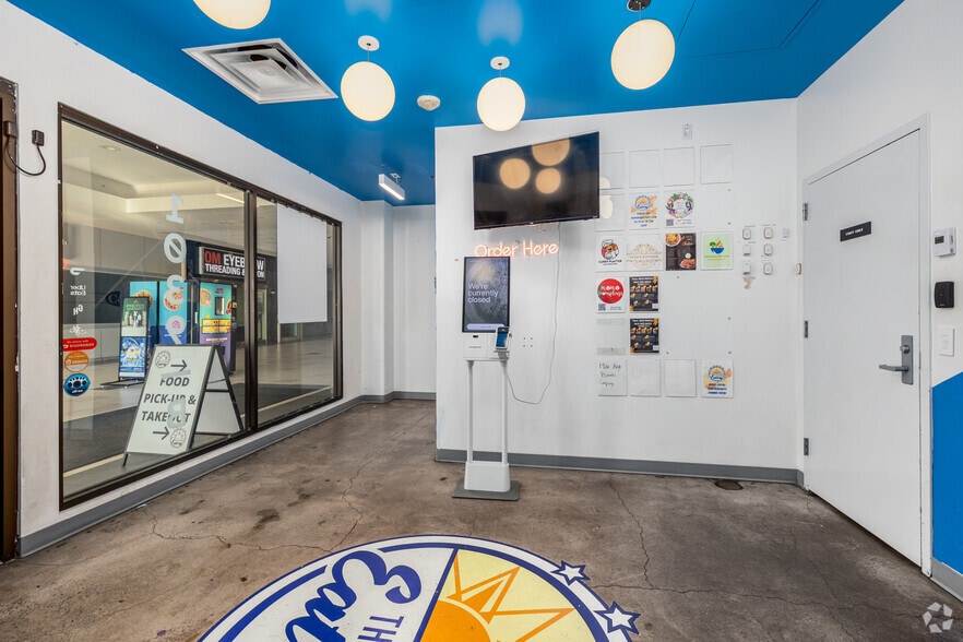 More Photos Of 14200 E Alameda Ave, Aurora Bank For Lease