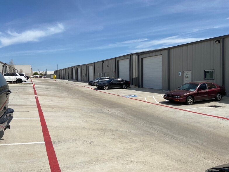 Primary Photo Of 901 Eight Twenty Blvd, Fort Worth Warehouse For Lease