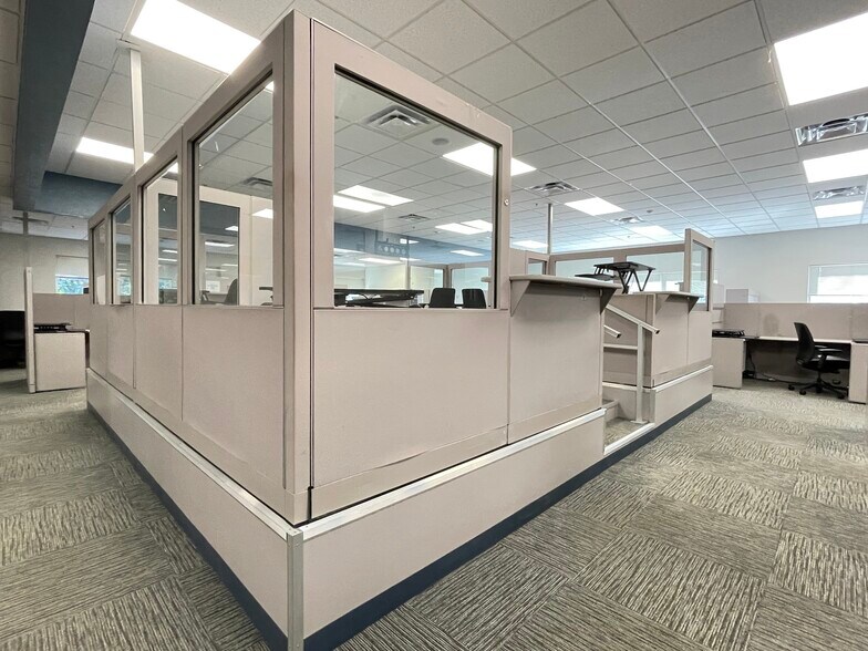 More Photos Of 1615 NW 80th Blvd, Gainesville Office For Sale