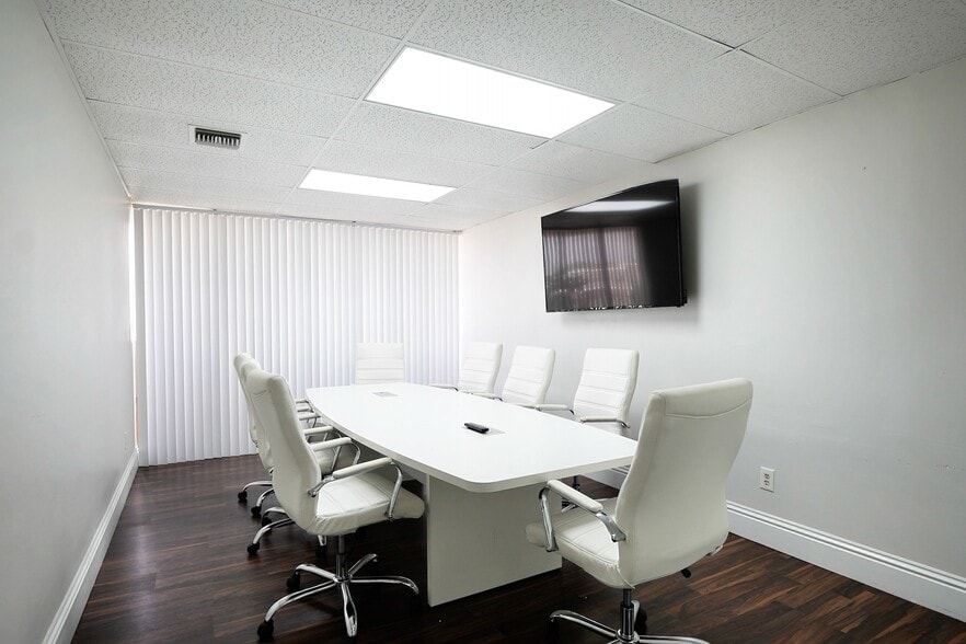 More Photos Of 2826 E Oakland Park Blvd, Fort Lauderdale Office For Sale