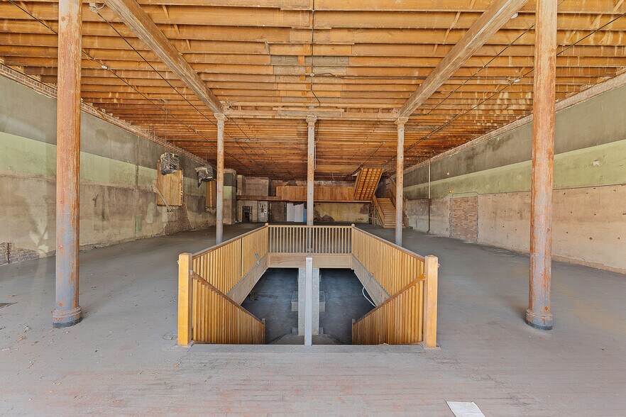 More Photos Of 214-216 N Liberty St, Jackson Storefront Retail Office For Lease