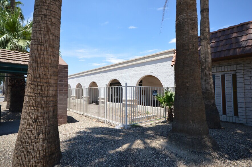 More Photos Of 5008 W Glendale Ave, Glendale Medical For Lease