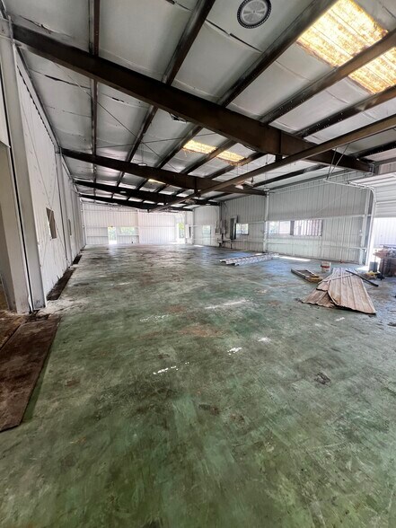 More Photos Of 6827 La Paseo St, Houston Warehouse For Lease