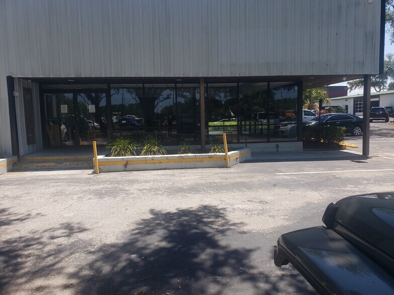 More Photos Of 2625 N Main St, Gainesville Auto Dealership For Lease