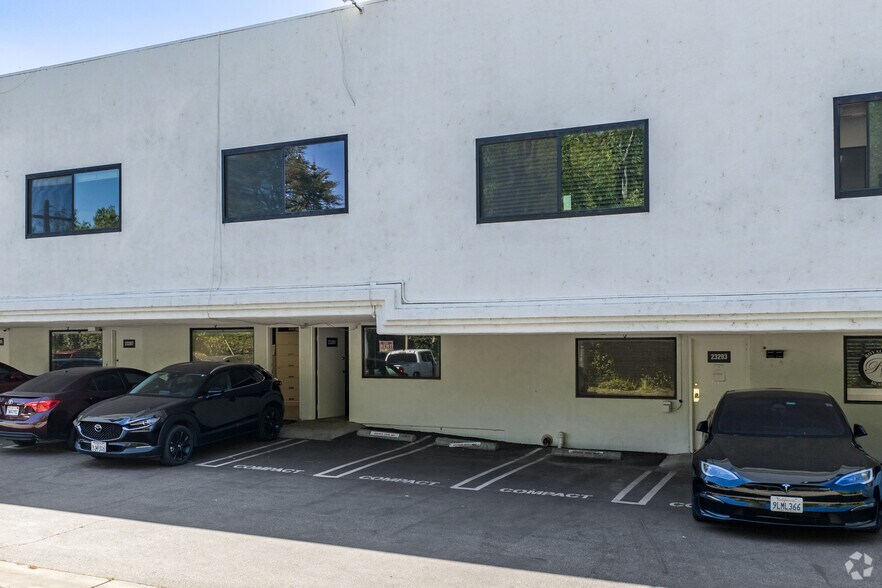 More Photos Of 23291 Ventura Blvd, Woodland Hills Loft Creative Space For Lease