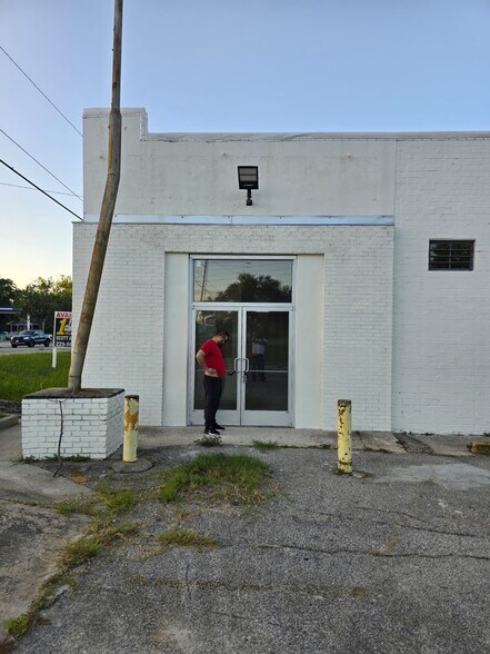More Photos Of 550 S Patterson St, Valdosta Freestanding For Sale