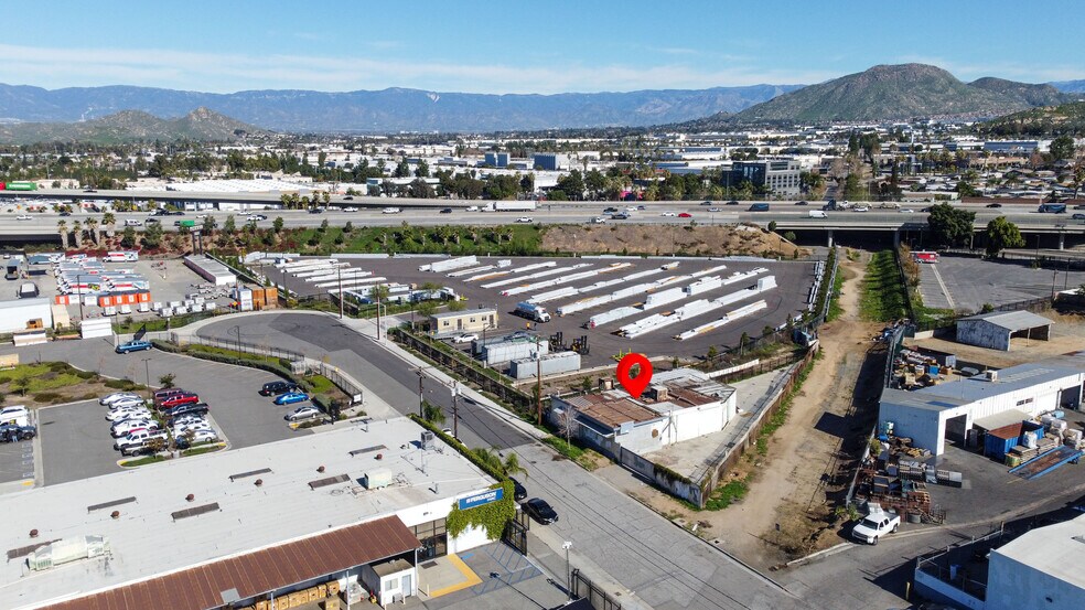 Primary Photo Of 2710 Durahart St, Riverside Manufacturing For Sale