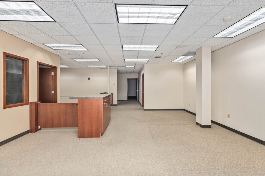 More Photos Of 16710 Smokey Point Blvd, Arlington General Retail For Sale
