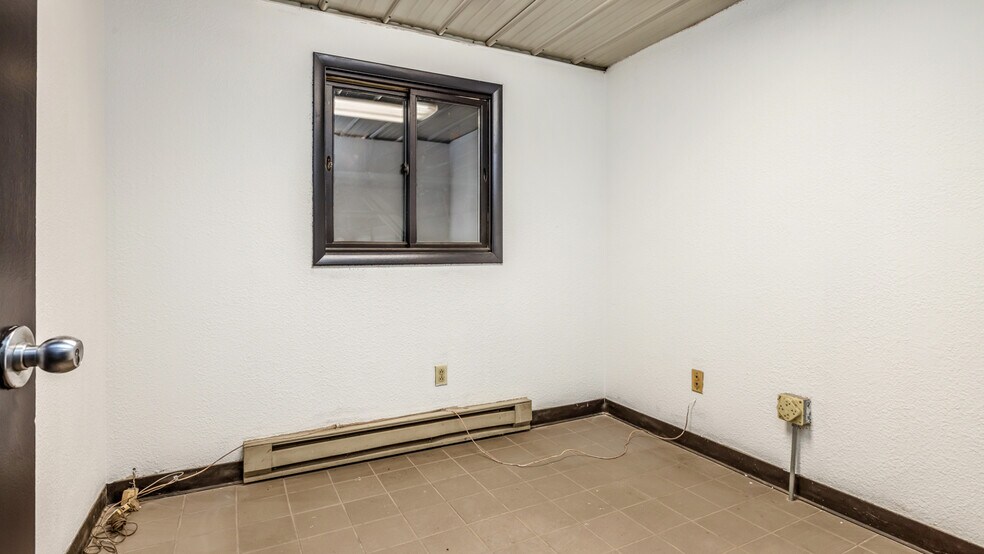 More Photos Of 1025 Pyle Dr, Kingsford Industrial For Sale