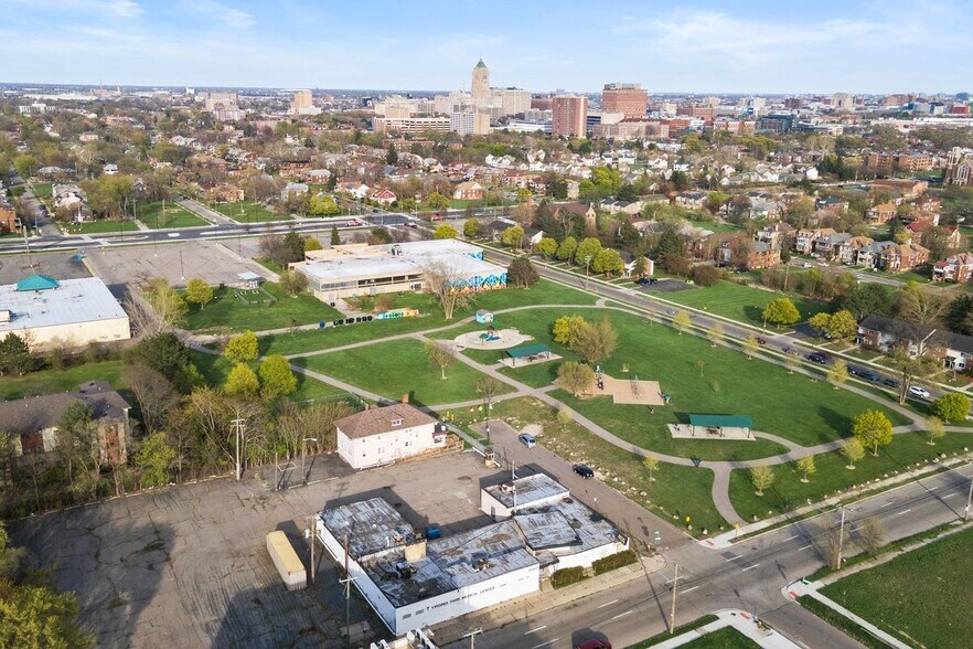 More Photos Of 8500 14th St, Detroit Medical For Sale