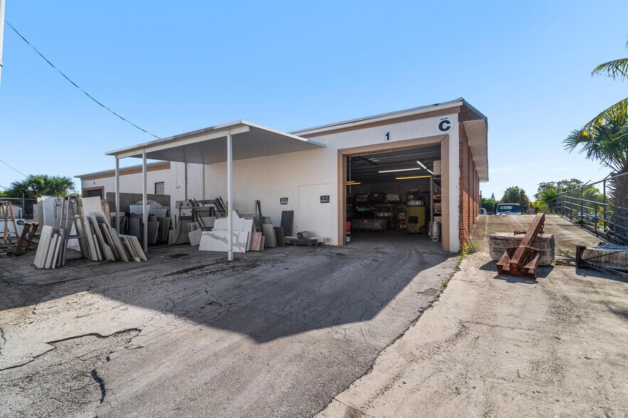 More Photos Of 420 NE 3rd St, Boynton Beach Manufacturing For Lease