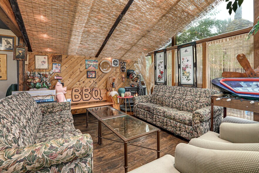 More Photos Of 44618 State Route 20, Concrete Hotel For Sale