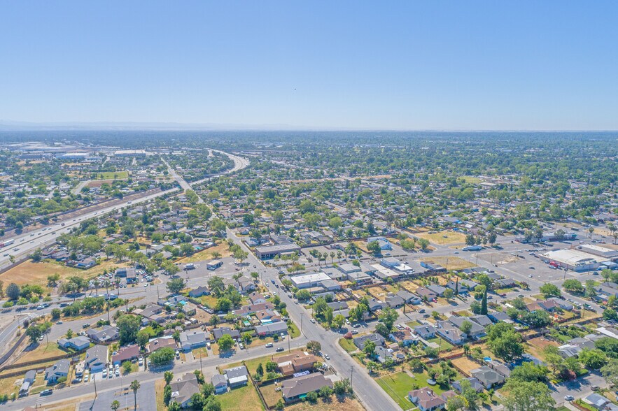 More Photos Of 3945 Marysville Blvd, Sacramento Freestanding For Lease