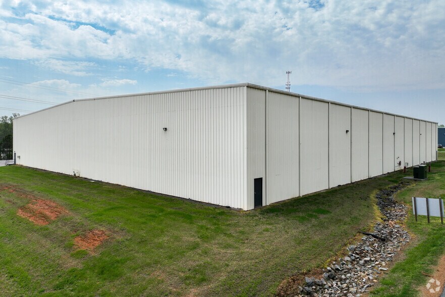 More Photos Of 6280 Clementine Dr, Clemmons Unknown For Lease