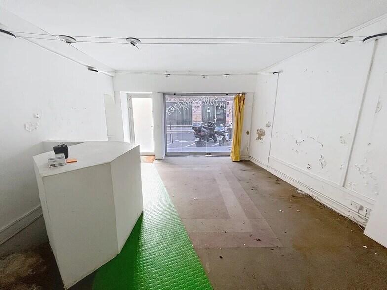 More Photos Of 29 Rue De Tournon, Paris General Retail For Sale